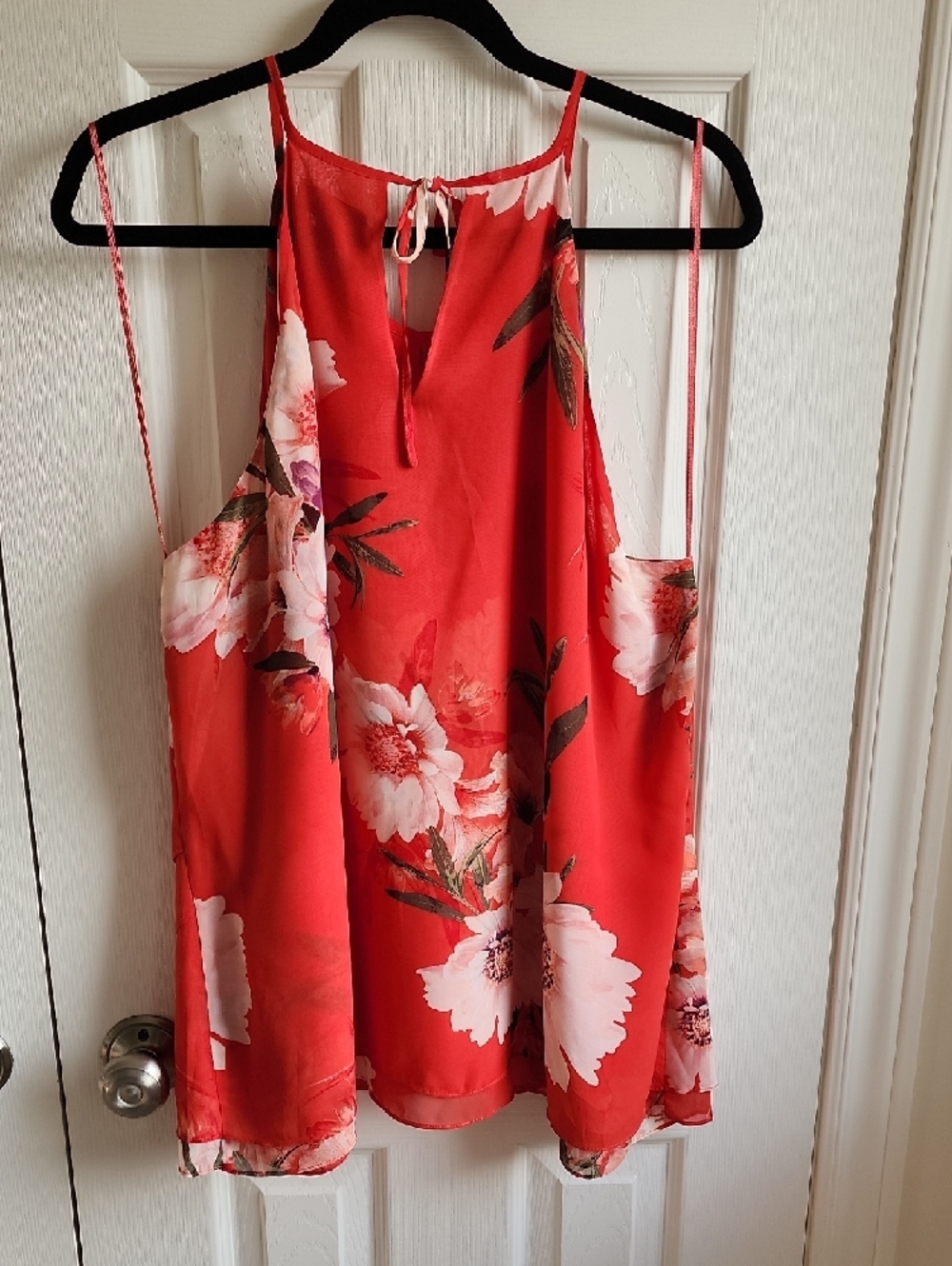 le chateau Red Floral Halter Tank with Open Back Tie Sz 2X - Picture 4 of 7